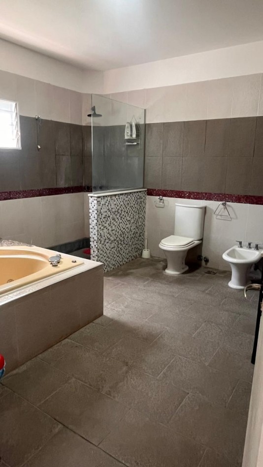 Necochea 2300 - FUNES (Garita 18)