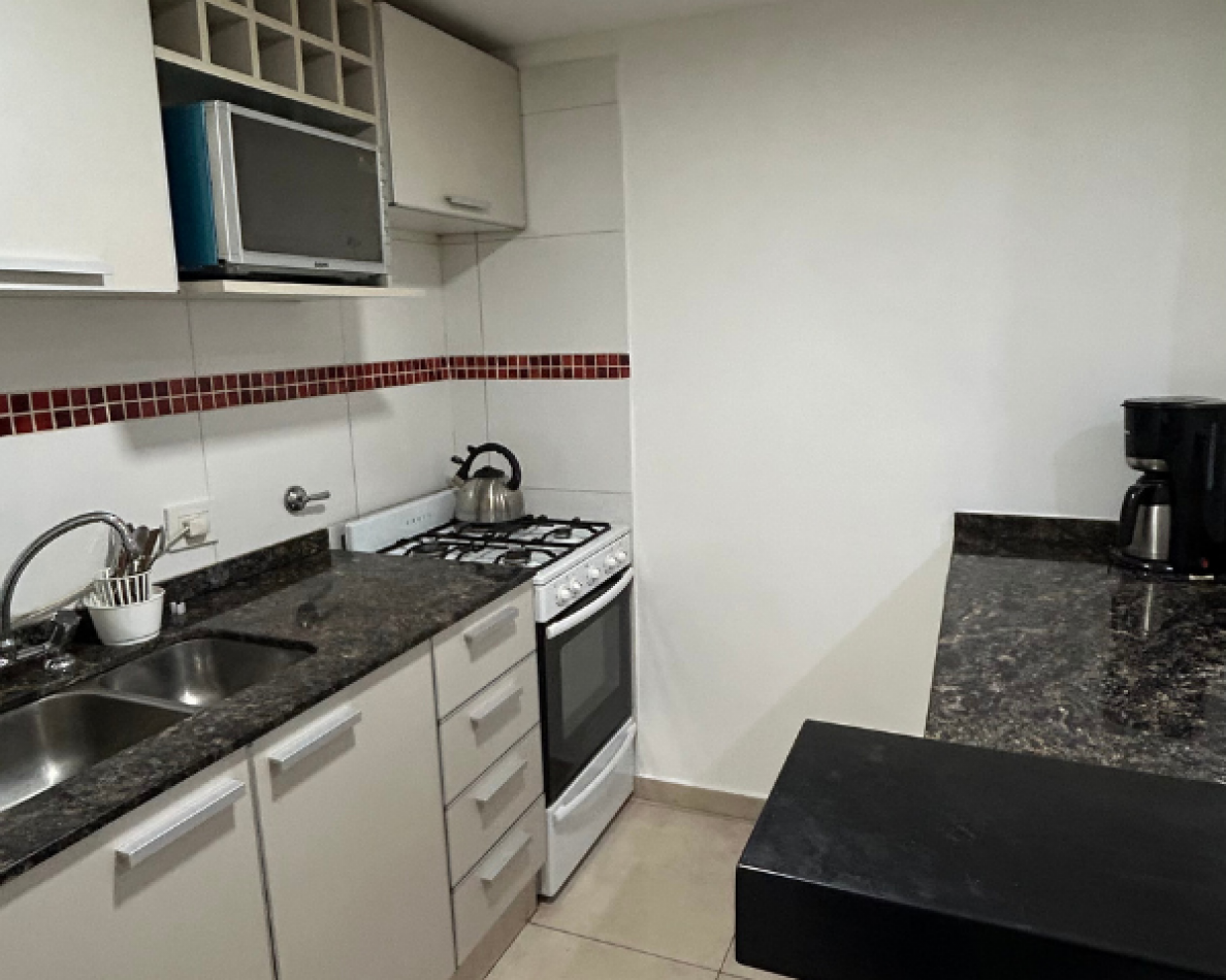 San Luis y Rodriguez - A metros del Sanatorio La Mujer y Bv. Oroño