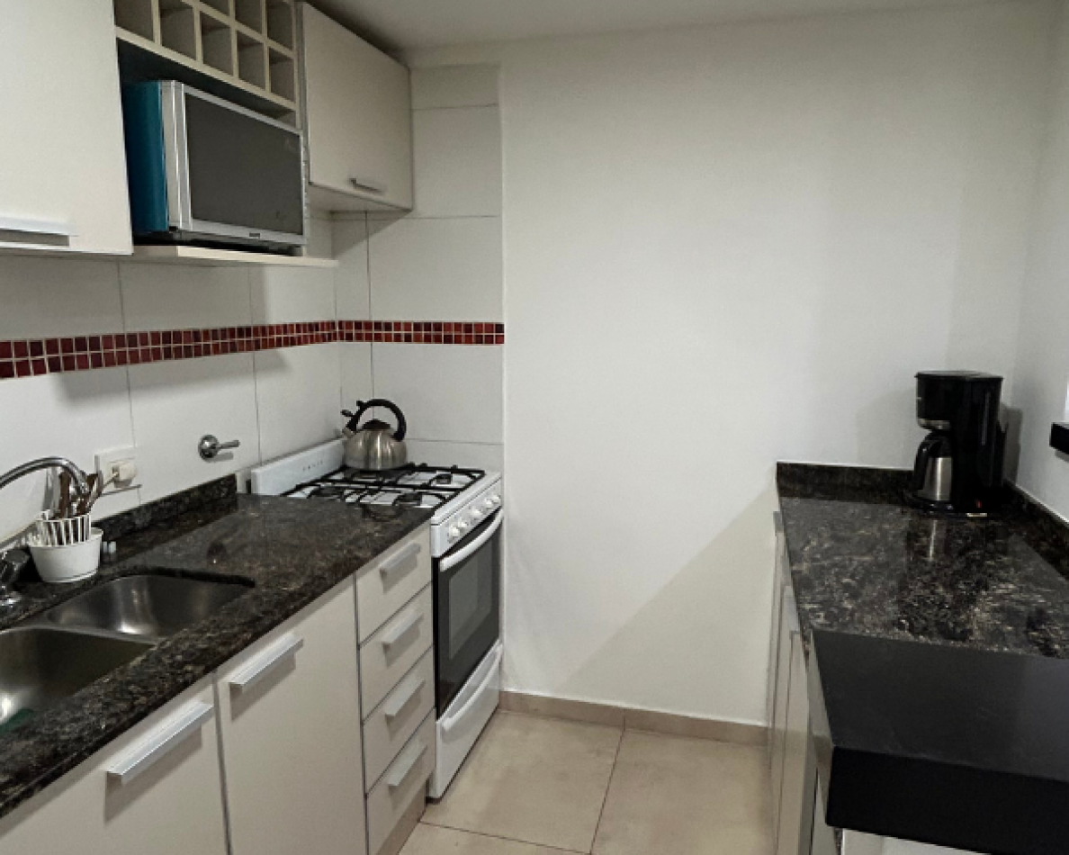 San Luis y Rodriguez - A metros del Sanatorio La Mujer y Bv. Oroño