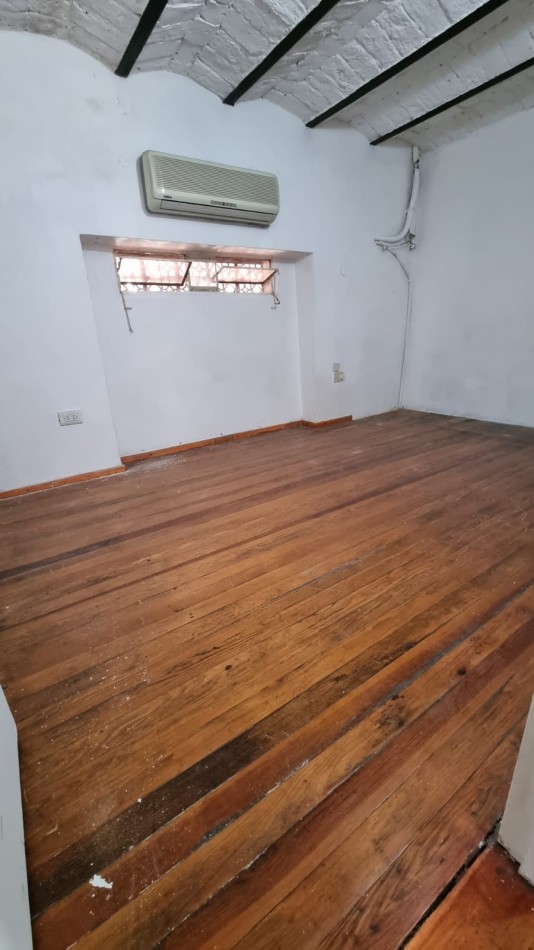 Juan Manuel de Rosas 1100 - Pasillo NO ph