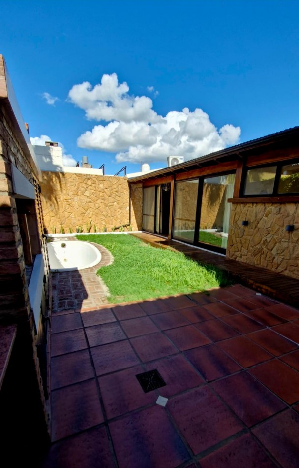 Santiago y Bv Segui - BARRIO JORGE CURA