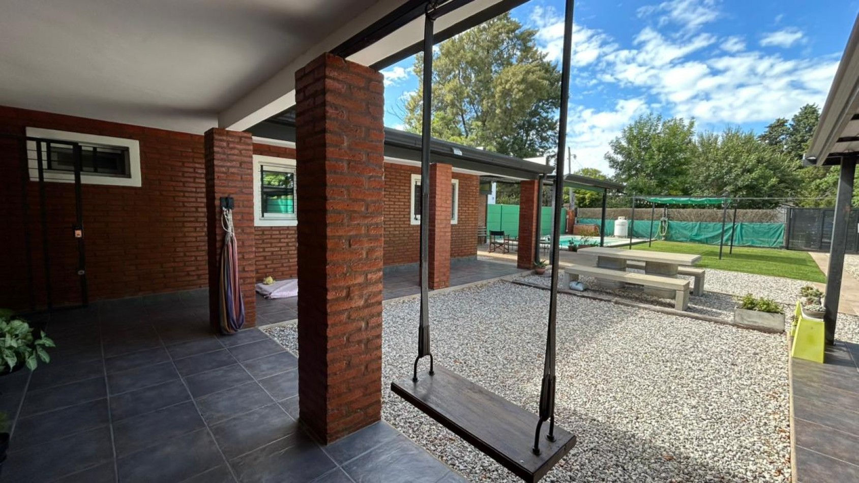 Casa con pileta - IBARLUCEA - Permuta parcial