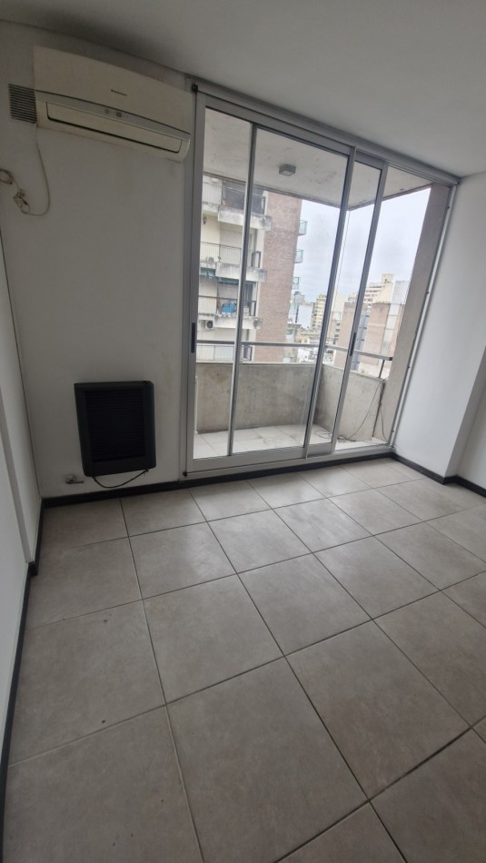 Alquiler Monoambiente Al Frente con Balcon. Maipu 980