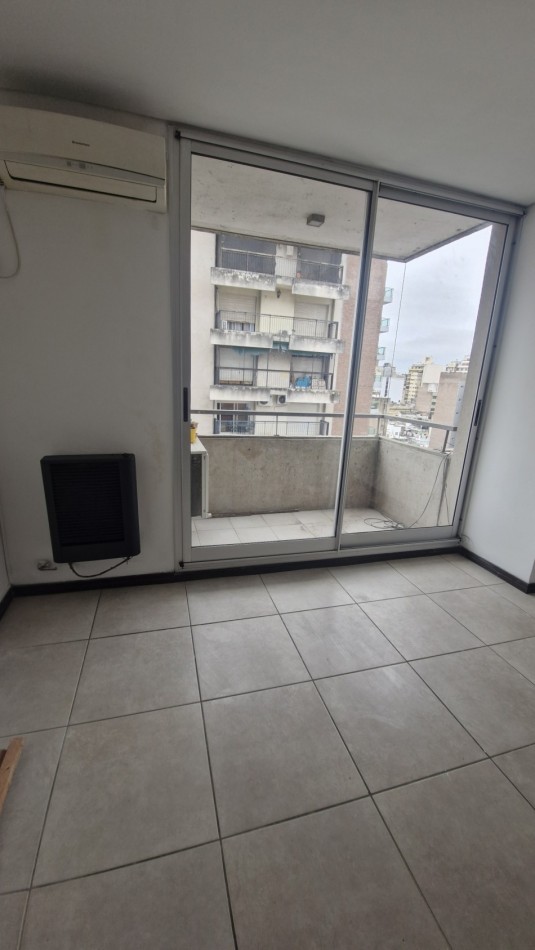 Alquiler Monoambiente Al Frente con Balcon. Maipu 980