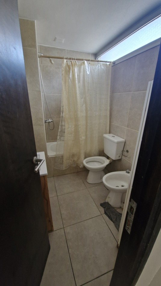 Alquiler Monoambiente Al Frente con Balcon. Maipu 980