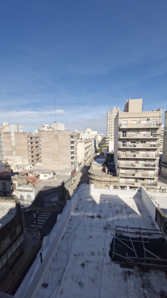 Alquiler Monoambiente Al Frente con Balcon. Maipu 980