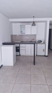 Alquiler Monoambiente Al Frente con Balcon. Maipu 980