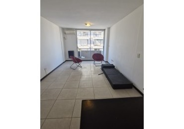 Alquiler Monoambiente Al Frente con Balcon. Maipu 980