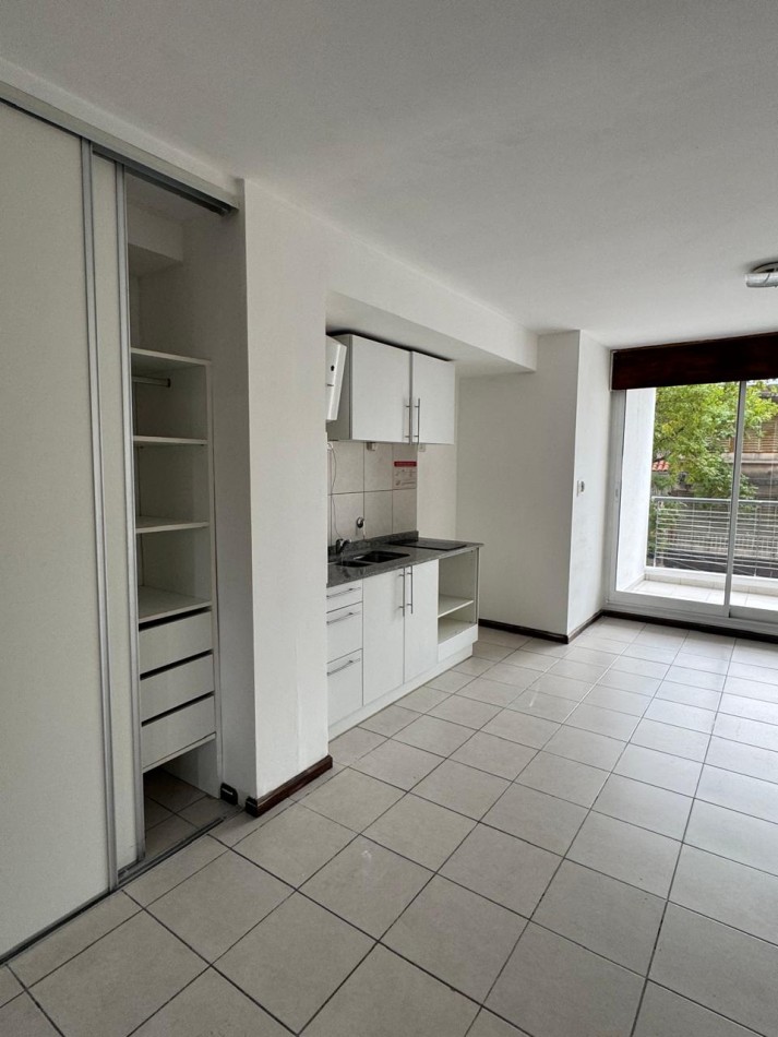 Monoambiente Amplio | 1 er Piso Frente con 2 Balcones - San Juan 2933, Rosario
