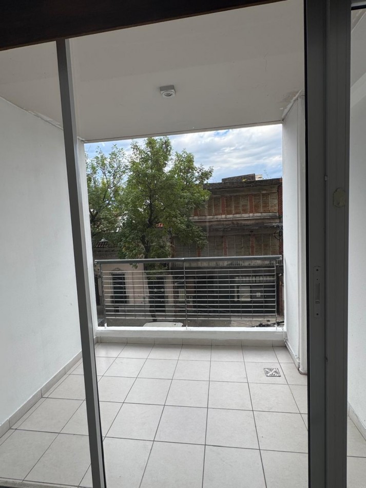 Monoambiente Amplio | 1 er Piso Frente con 2 Balcones - San Juan 2933, Rosario