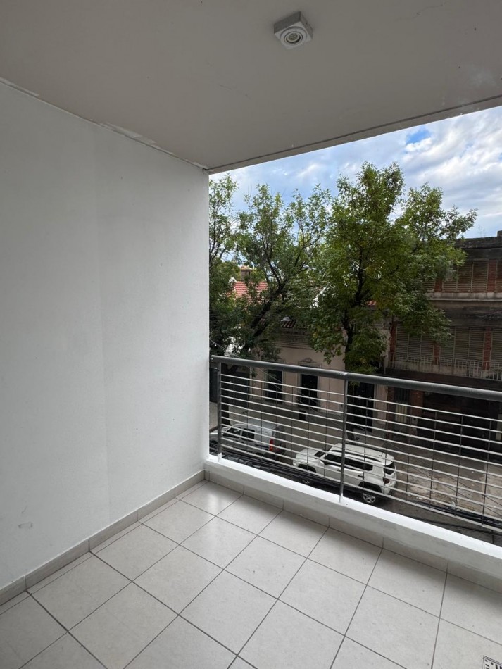 Monoambiente Amplio | 1 er Piso Frente con 2 Balcones - San Juan 2933, Rosario