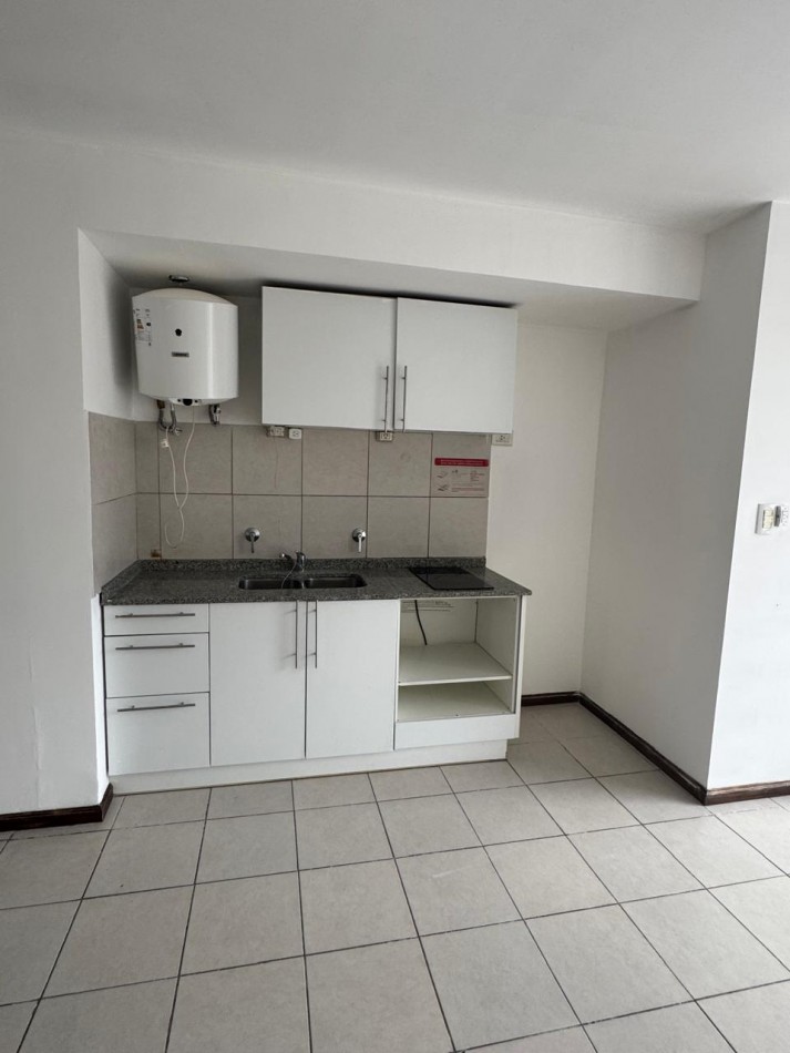 Monoambiente Amplio | 1 er Piso Frente con 2 Balcones - San Juan 2933, Rosario