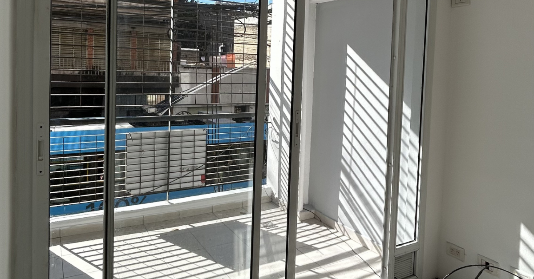 Monoambiente Amplio | 1 er Piso Frente con 2 Balcones - San Juan 2933, Rosario