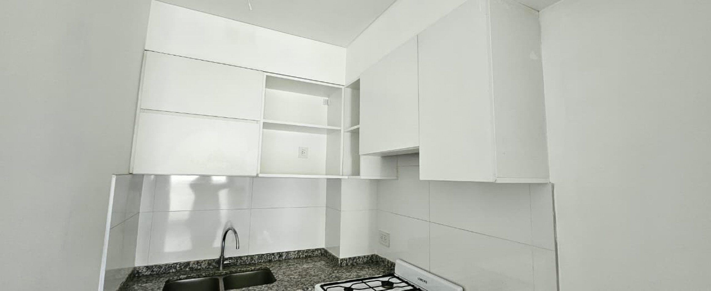 MONOAMBIENTE CON BALCON Y PARRILLERO EXCLUSIVO - SALTA 2400, ROSARIO