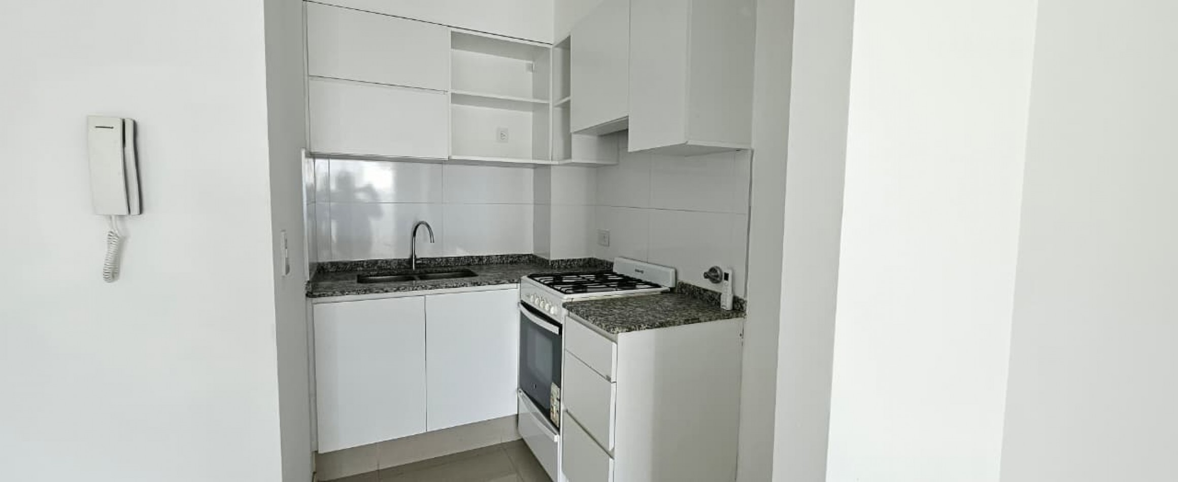 MONOAMBIENTE CON BALCON Y PARRILLERO EXCLUSIVO - SALTA 2400, ROSARIO