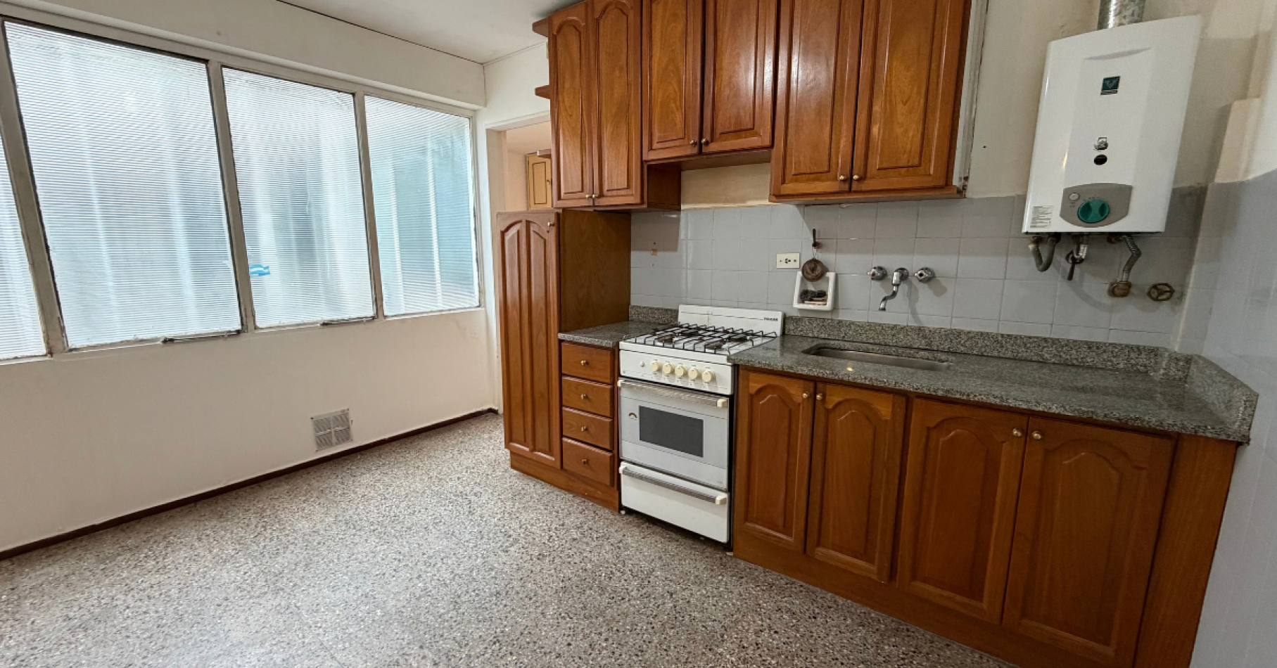 Alquiler 1 Dormitorio | Escalera | Sin Balcon - Juan Manuel de Rosas 2200, Rosario